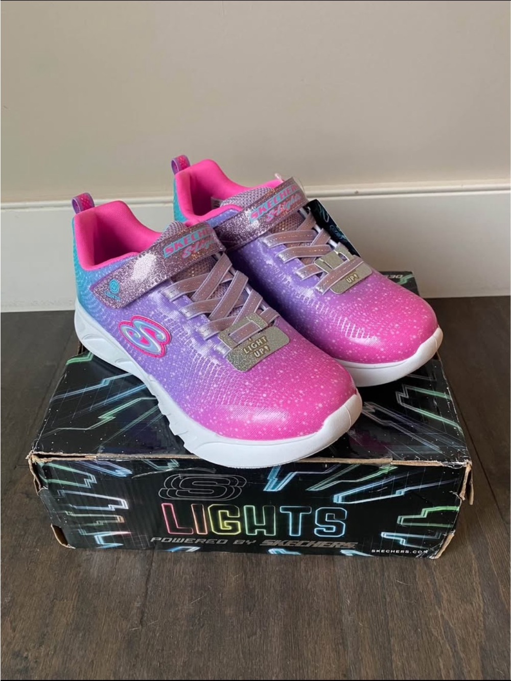Skechers S-Lights Light-Up Sneakers Shoes Girls Size 2 NIB